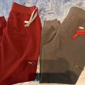 2 Pair of Figs high-waisted Zamora jogger. MEDIUM REGULAR